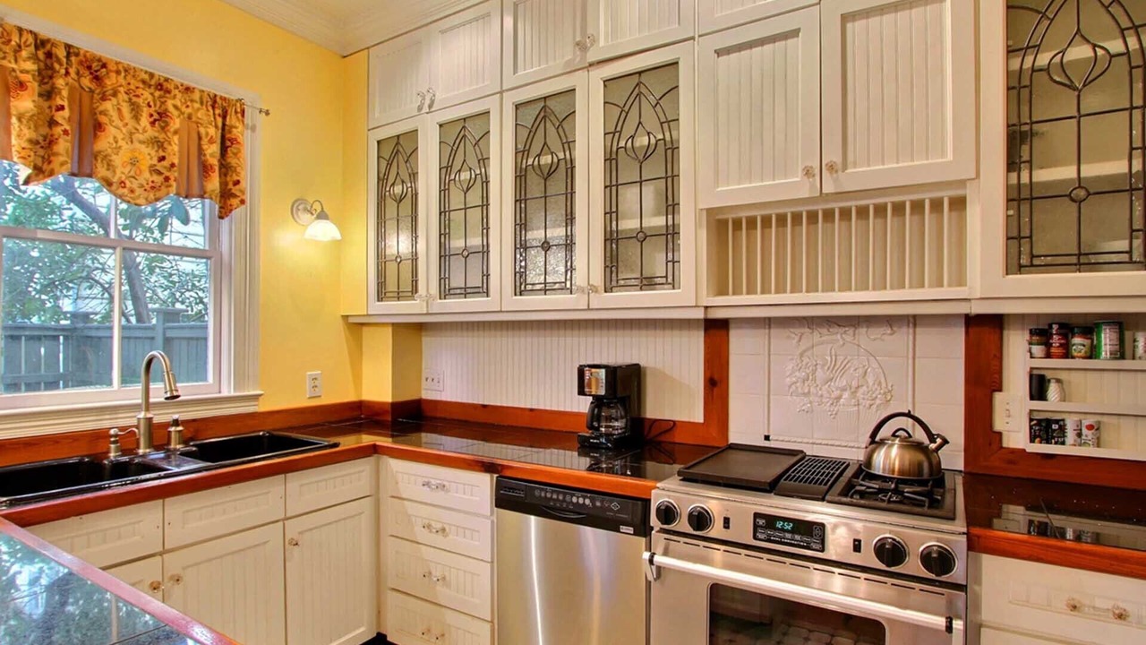Photo of Kitchen in Historic District - North