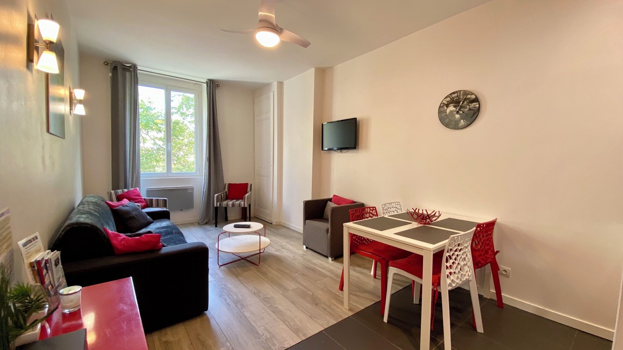Photo of Livingroom in Part Dieu - Bir Hakeim