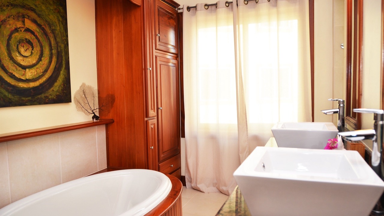 Photo of Bathroom in Cocoplum
