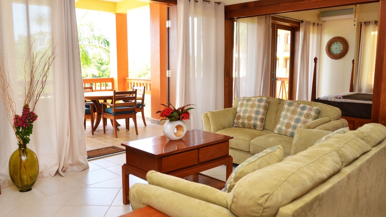 Photo of Livingroom in Cocoplum