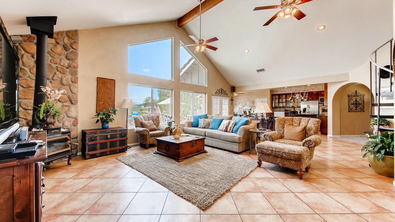 Photo of Livingroom in Valley Center