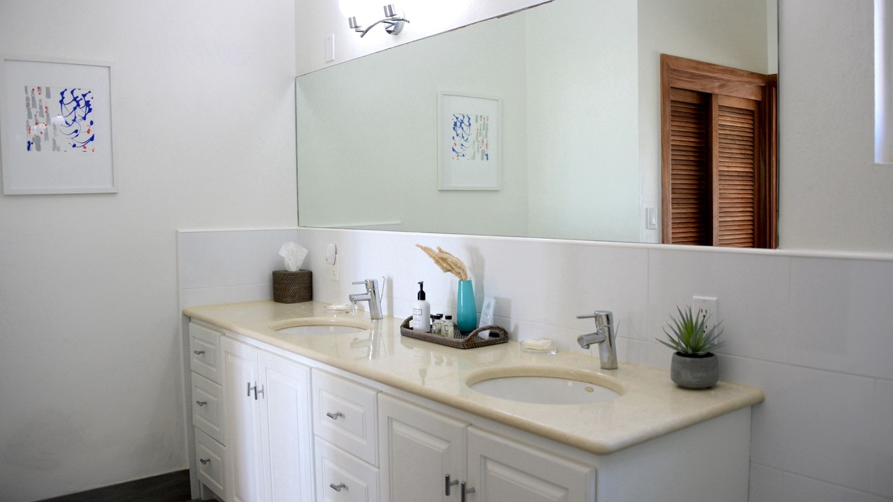Photo of Bathroom in Blowing Point