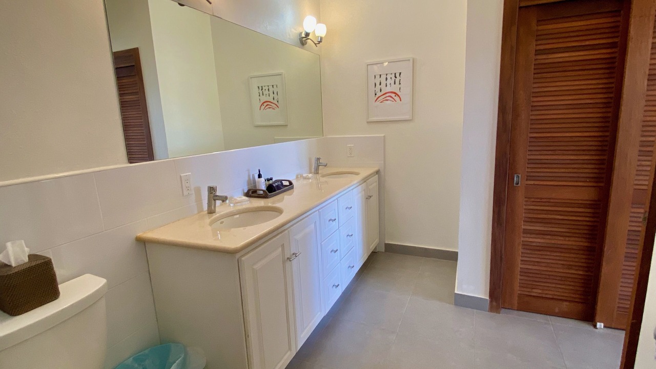 Photo of Bathroom in Blowing Point