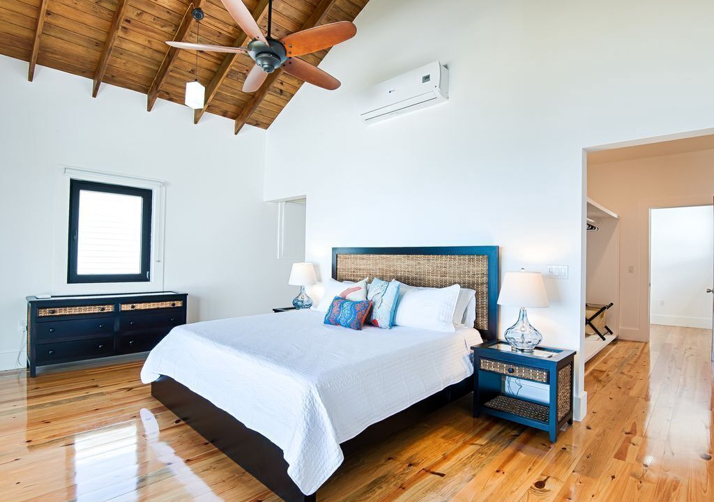 Photo of Bedroom in Antoneys Cay