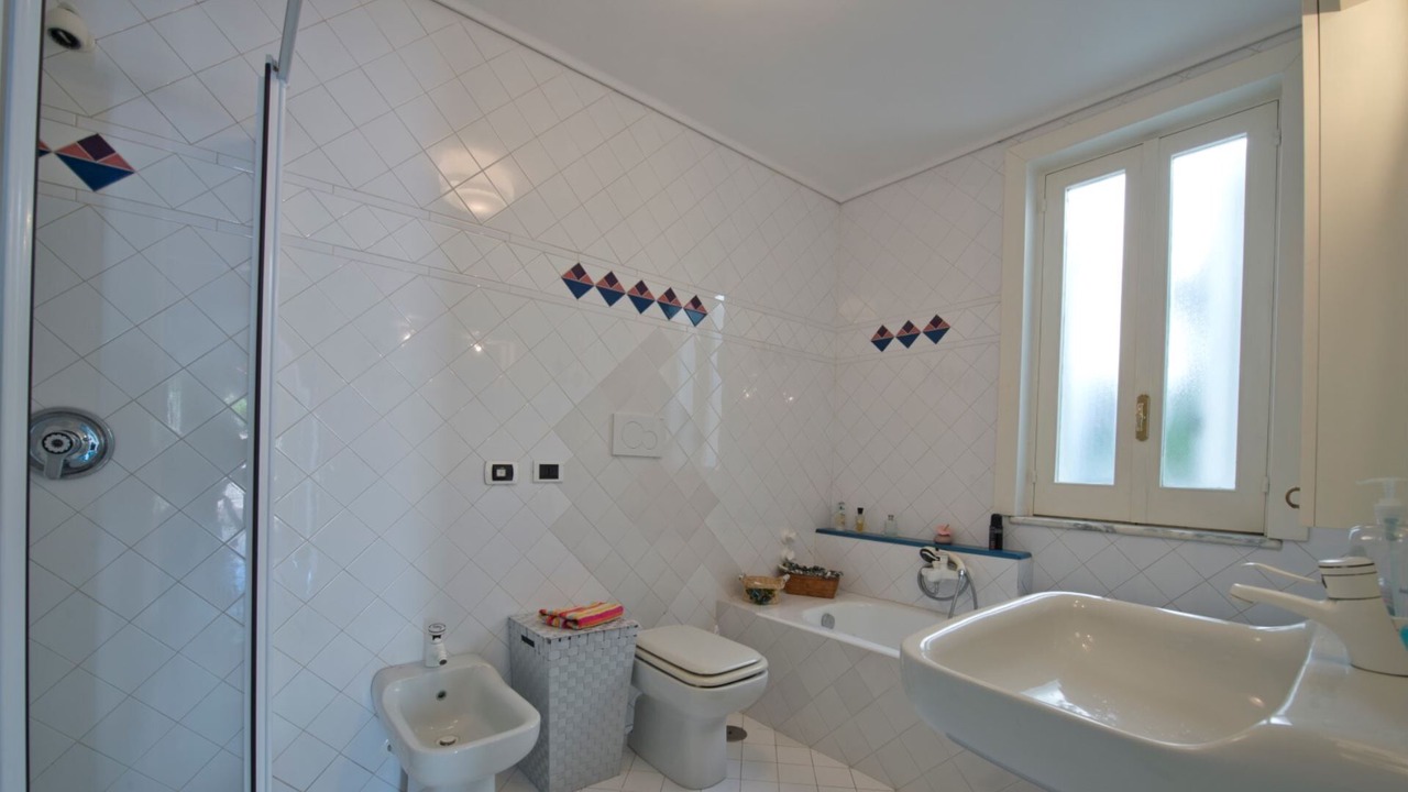 Photo of Bathroom in Scala