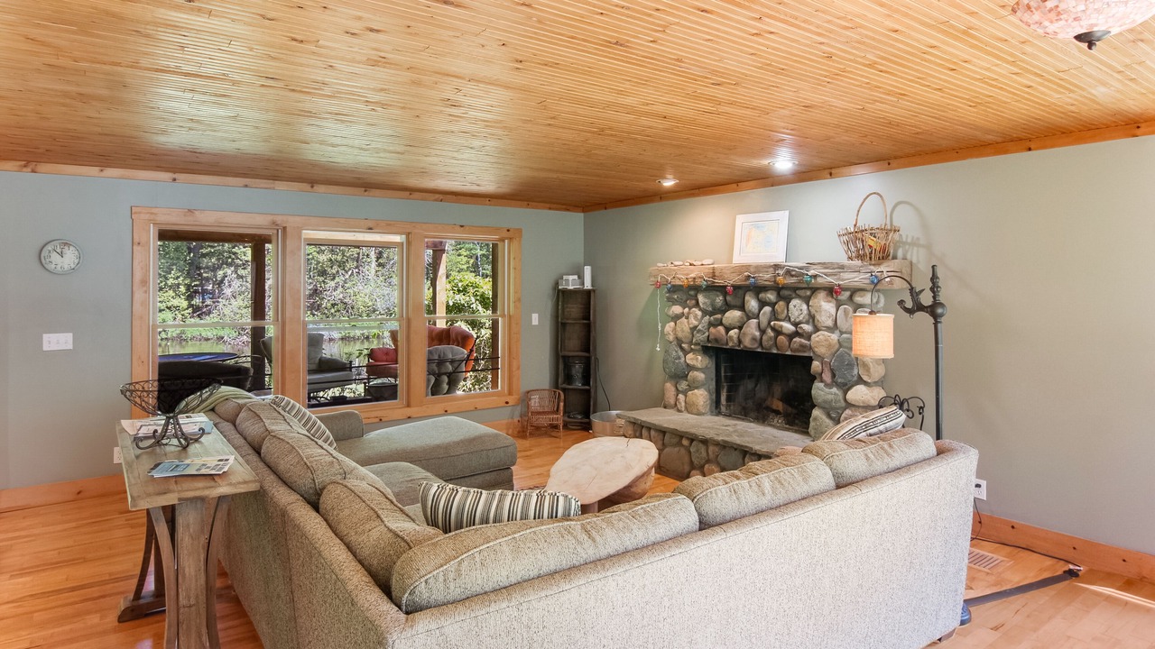 Photo of Livingroom in Glen Arbor