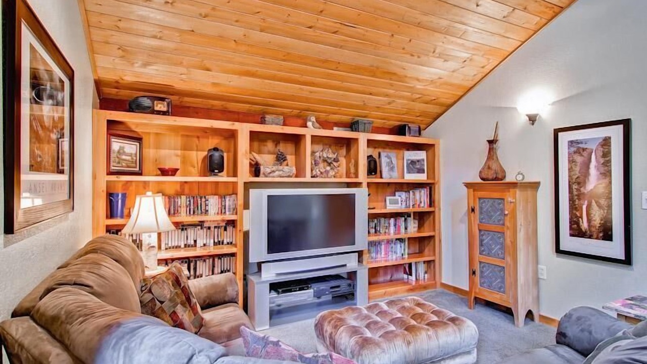 Photo of Livingroom in Yosemite West