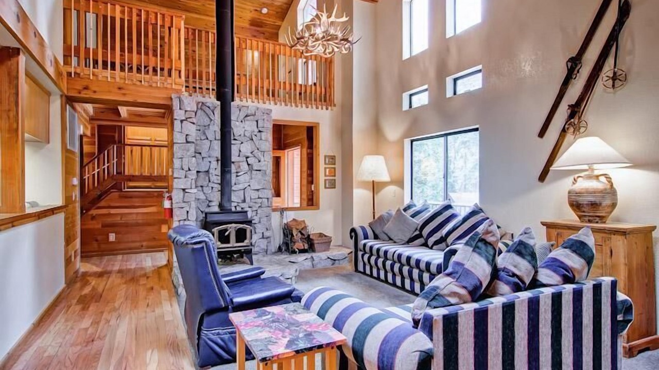 Photo of Livingroom in Yosemite West