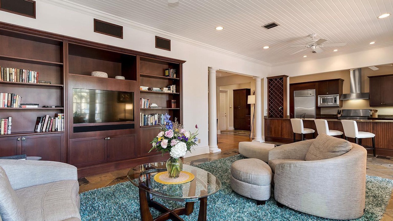 Photo of Livingroom in Idlewyld