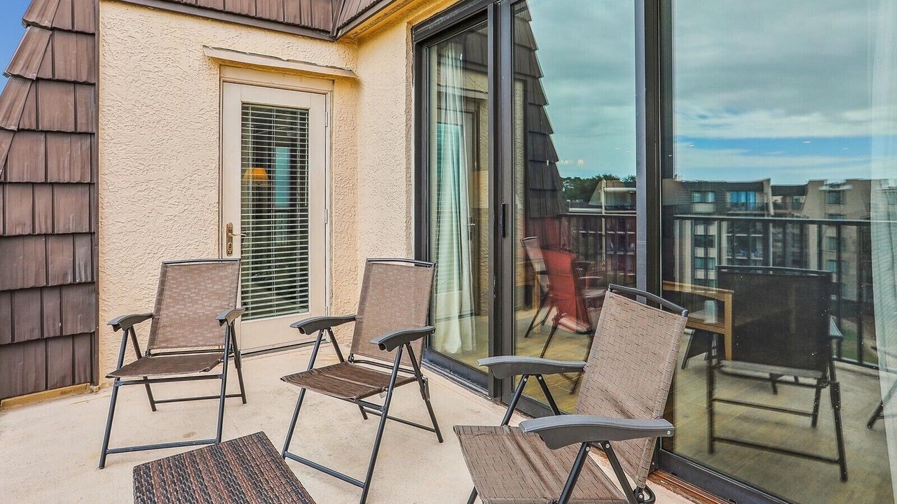 Photo of Patio Balcony in Folly Field