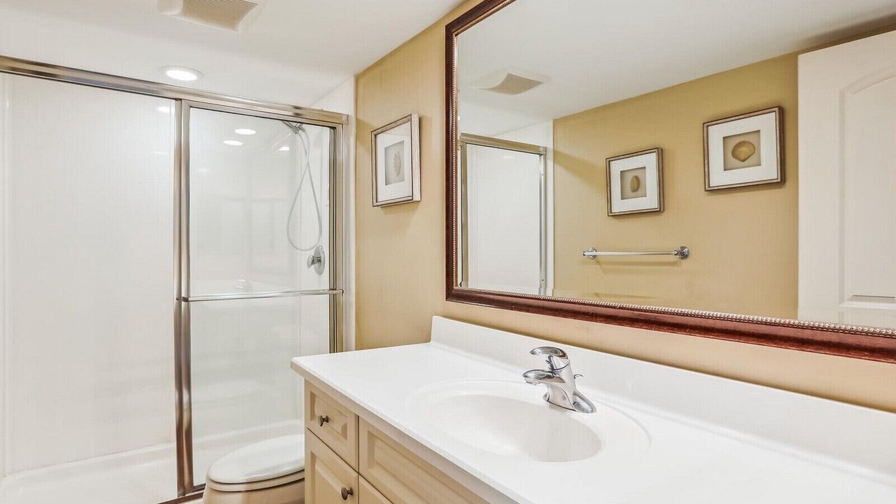 Photo of Bathroom in Folly Field