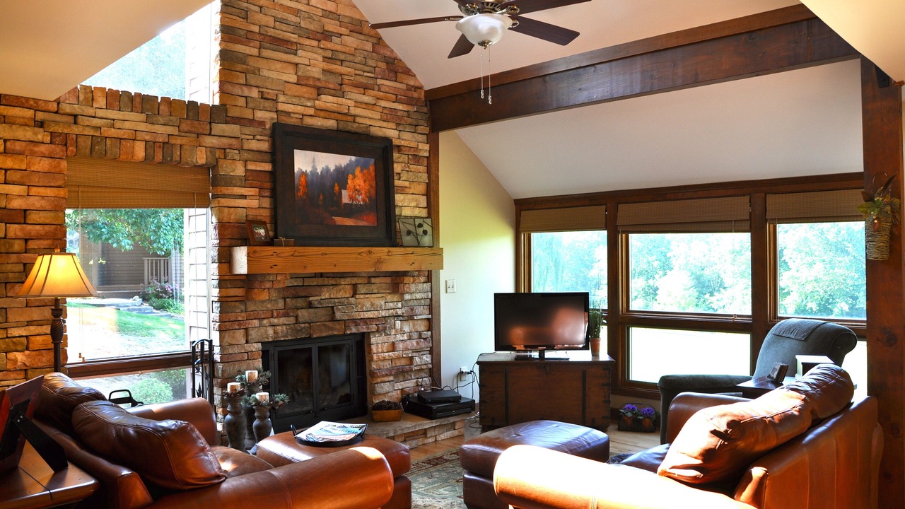 Photo of Livingroom in The Galena Territory