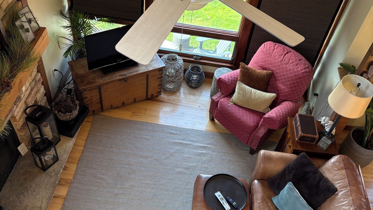 Photo of Livingroom in The Galena Territory