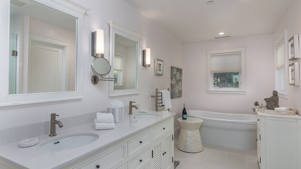 Photo of Bathroom in West Mesa