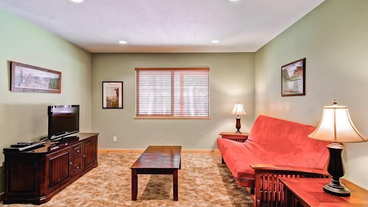 Photo of Livingroom in Yosemite West