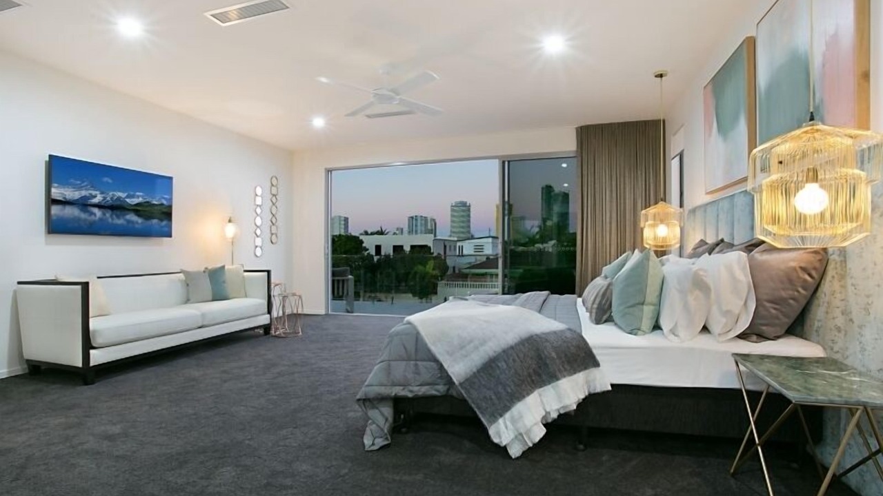 Photo of Livingroom in Broadbeach Waters