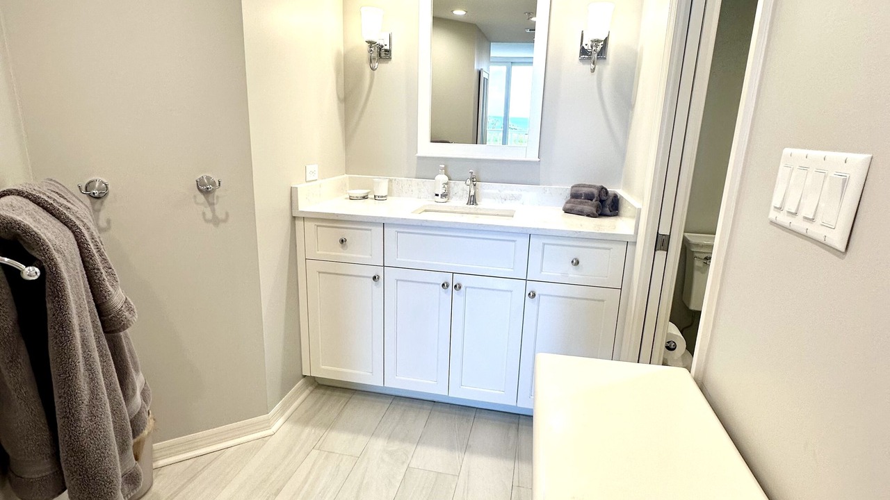 Photo of Bathroom in Park Shore