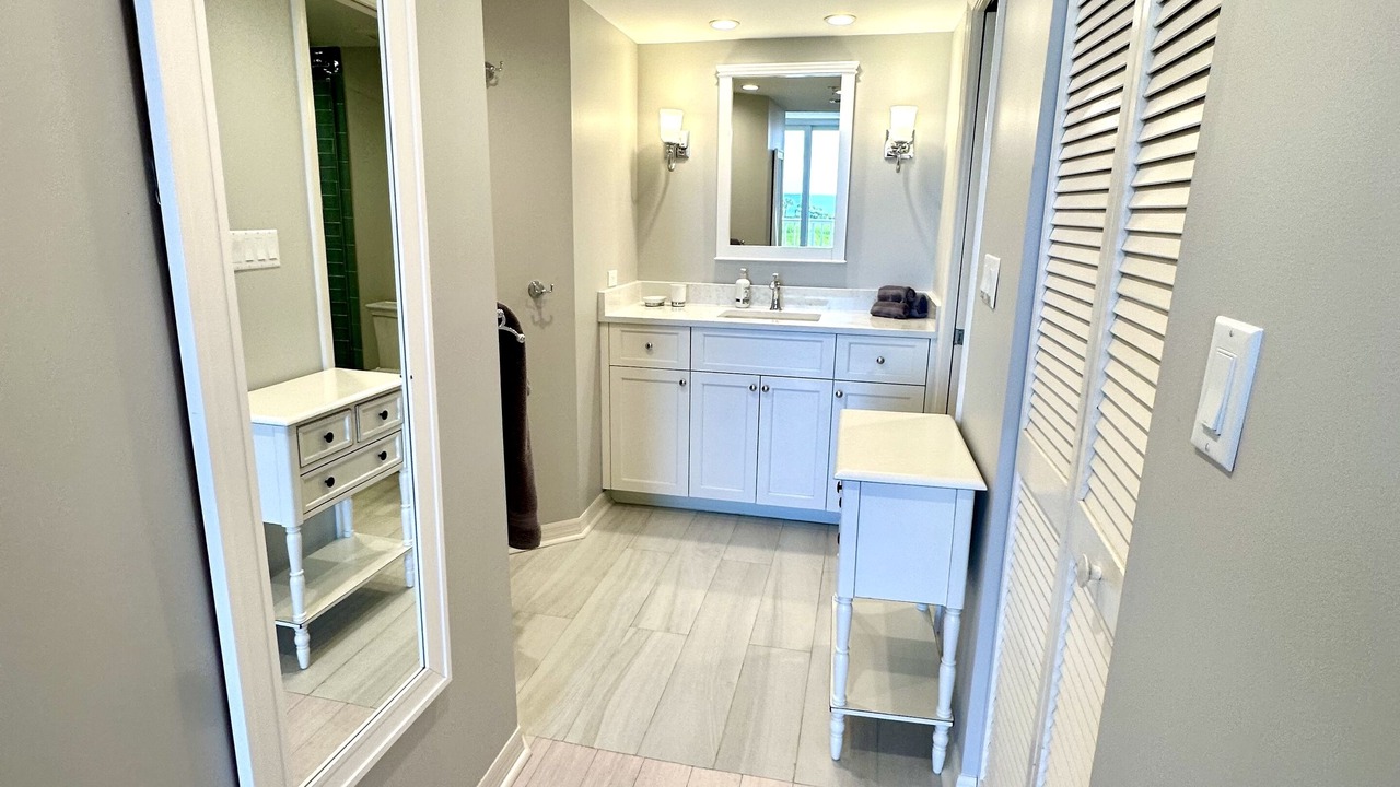 Photo of Bathroom in Park Shore