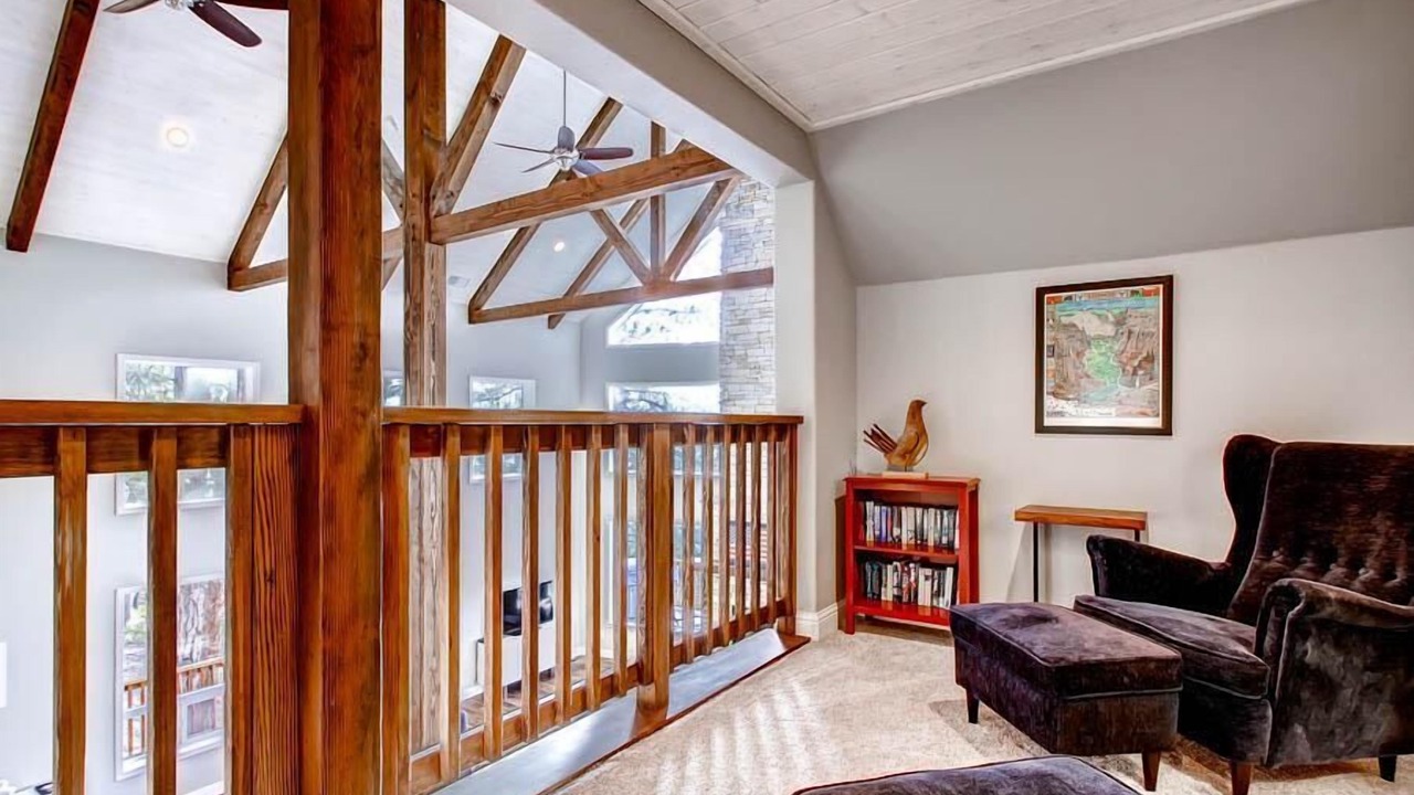 Photo of Livingroom in Yosemite West