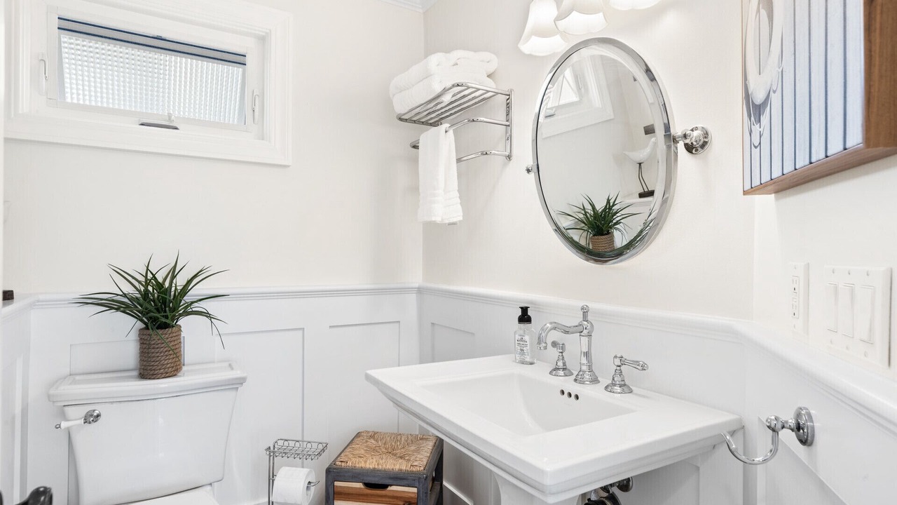 Photo of Bathroom in Balboa Island