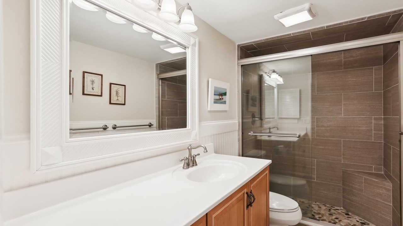 Photo of Bathroom in Folly Field
