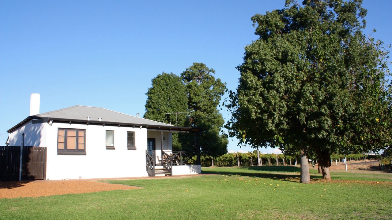 Photo of Outdoor in Baskerville