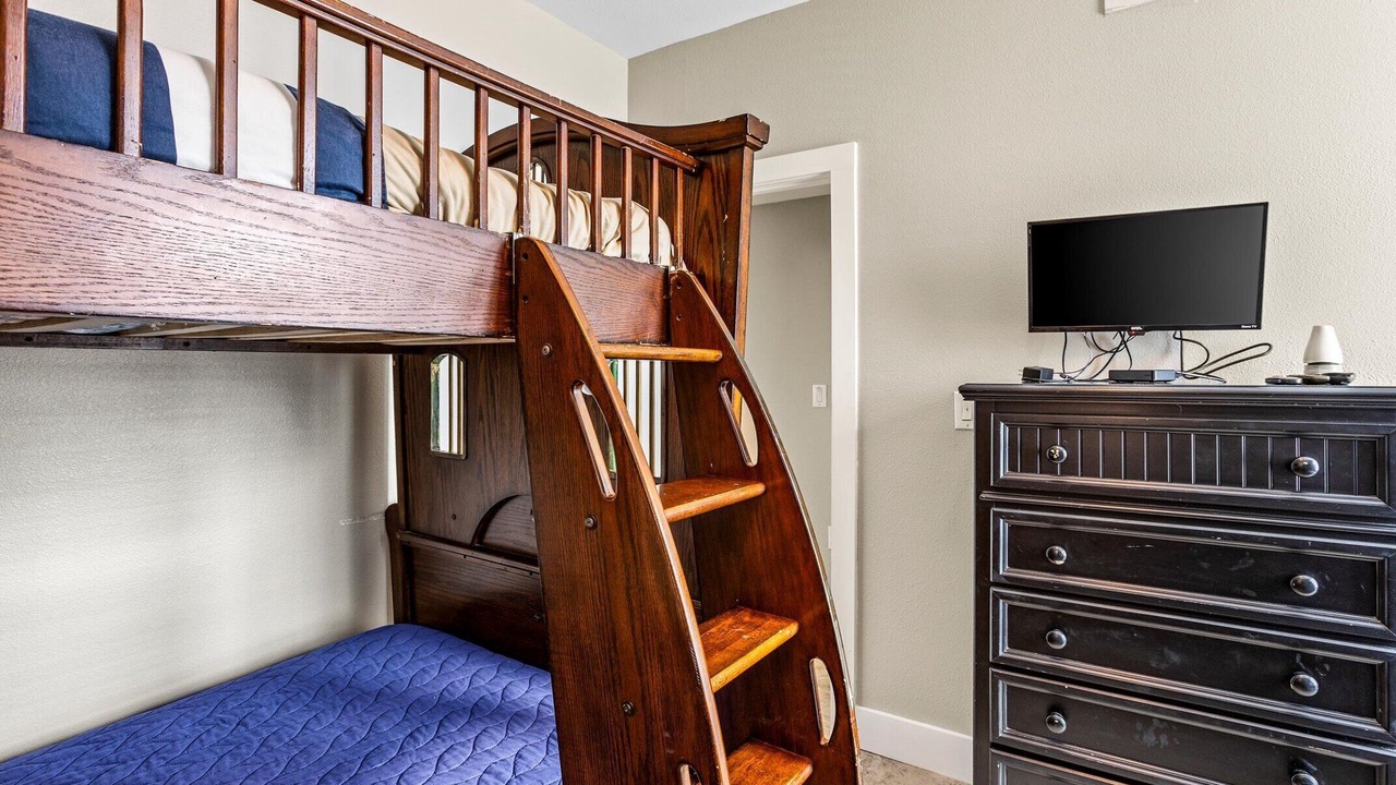 Photo of Bedroom in Red Fish Cove
