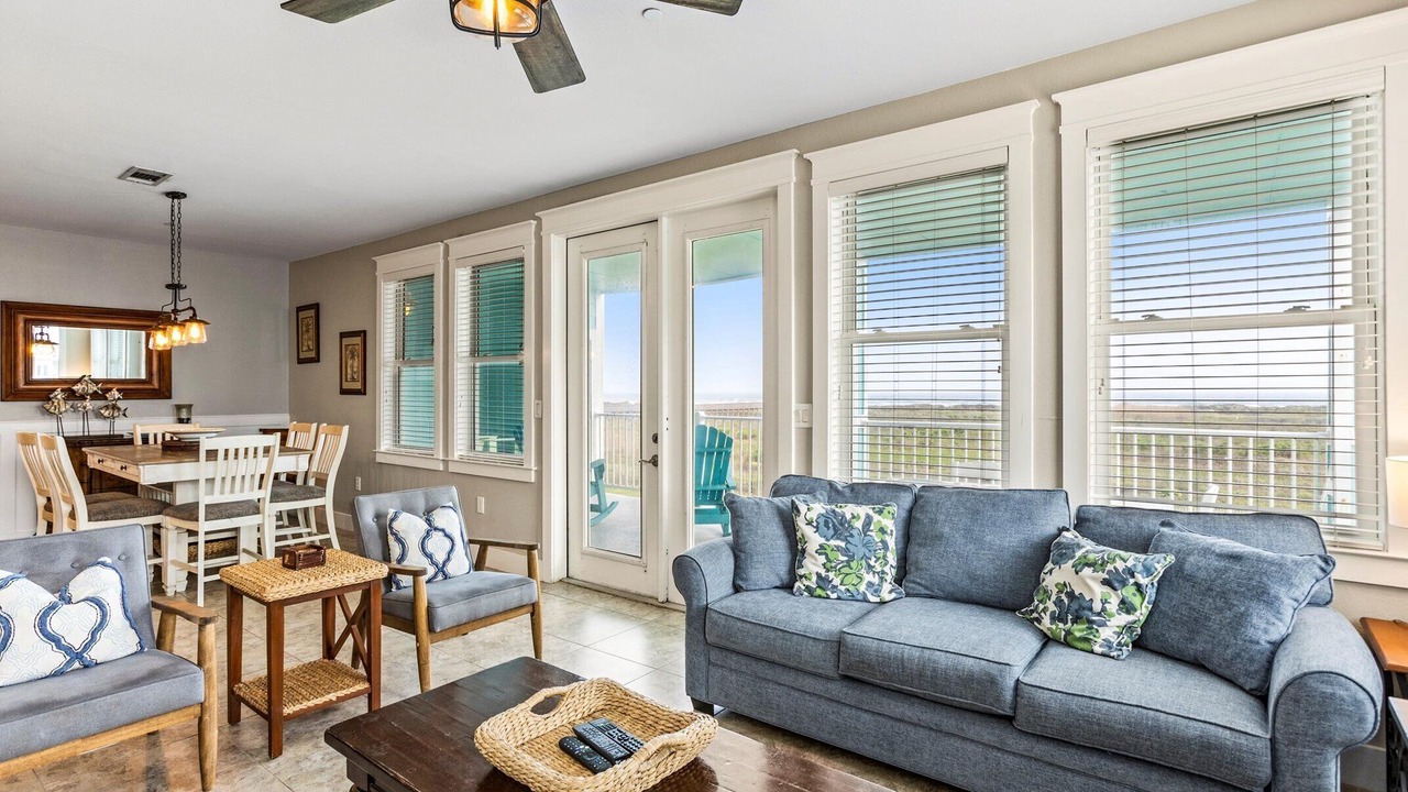 Photo of Livingroom in Red Fish Cove