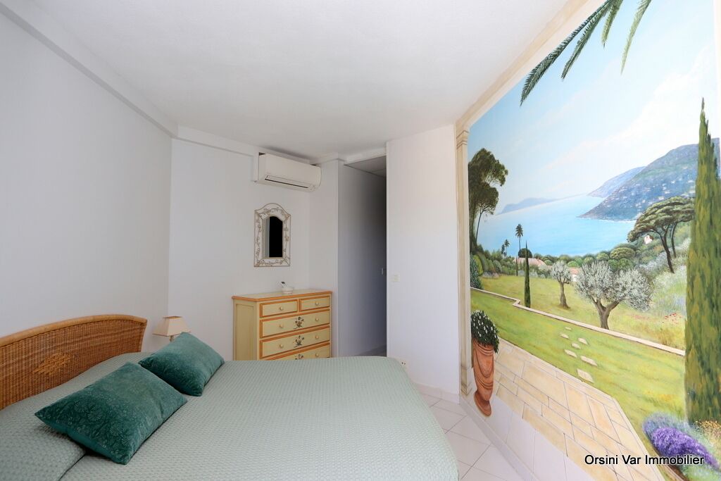 Photo of Bedroom in Saint-Raphael