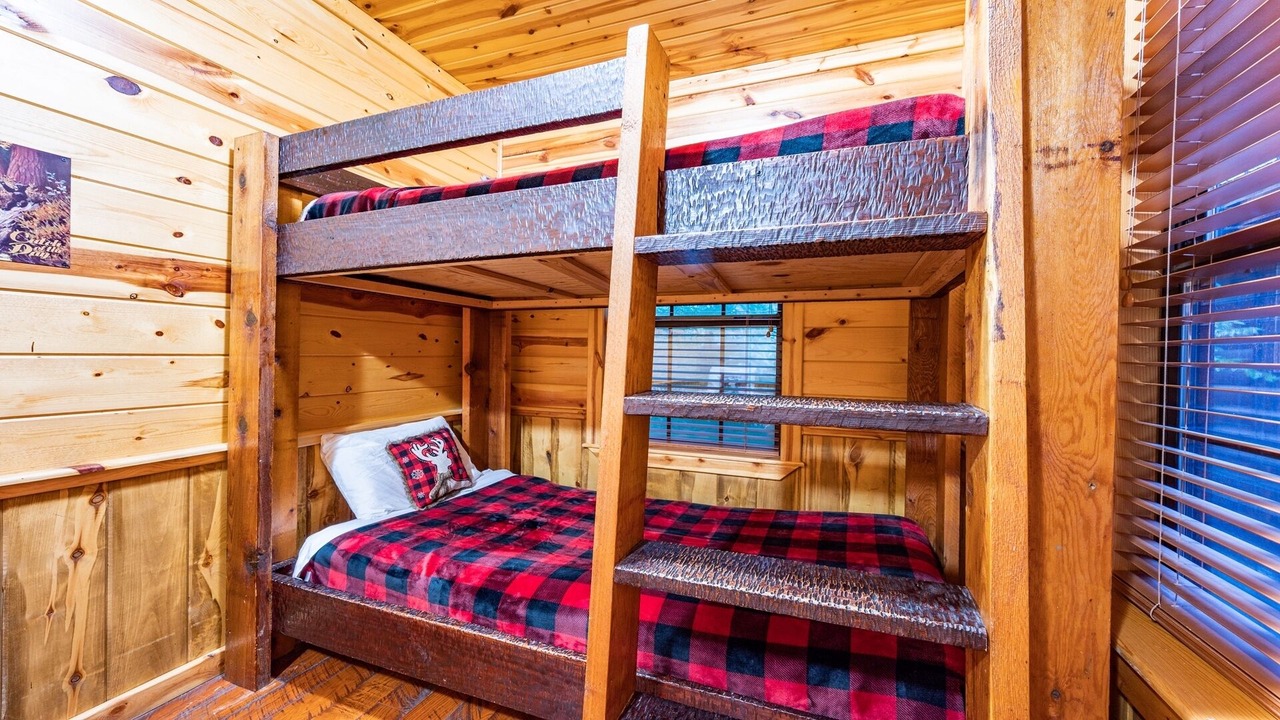 Photo of Bedroom in Broken Bow
