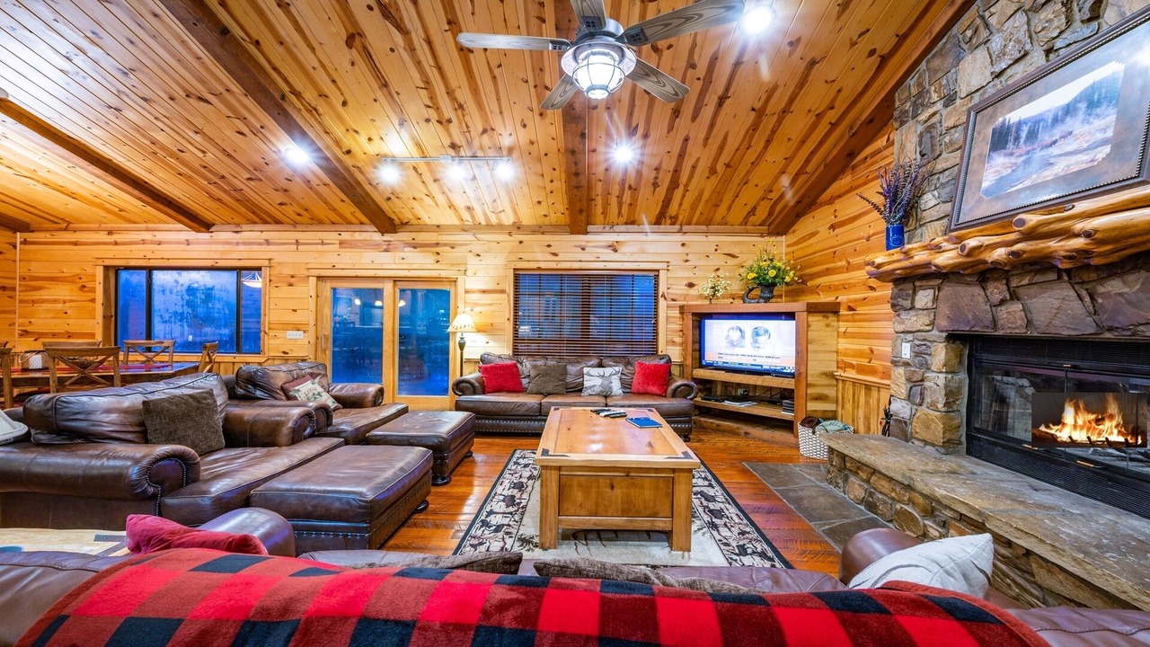 Photo of Livingroom in Broken Bow