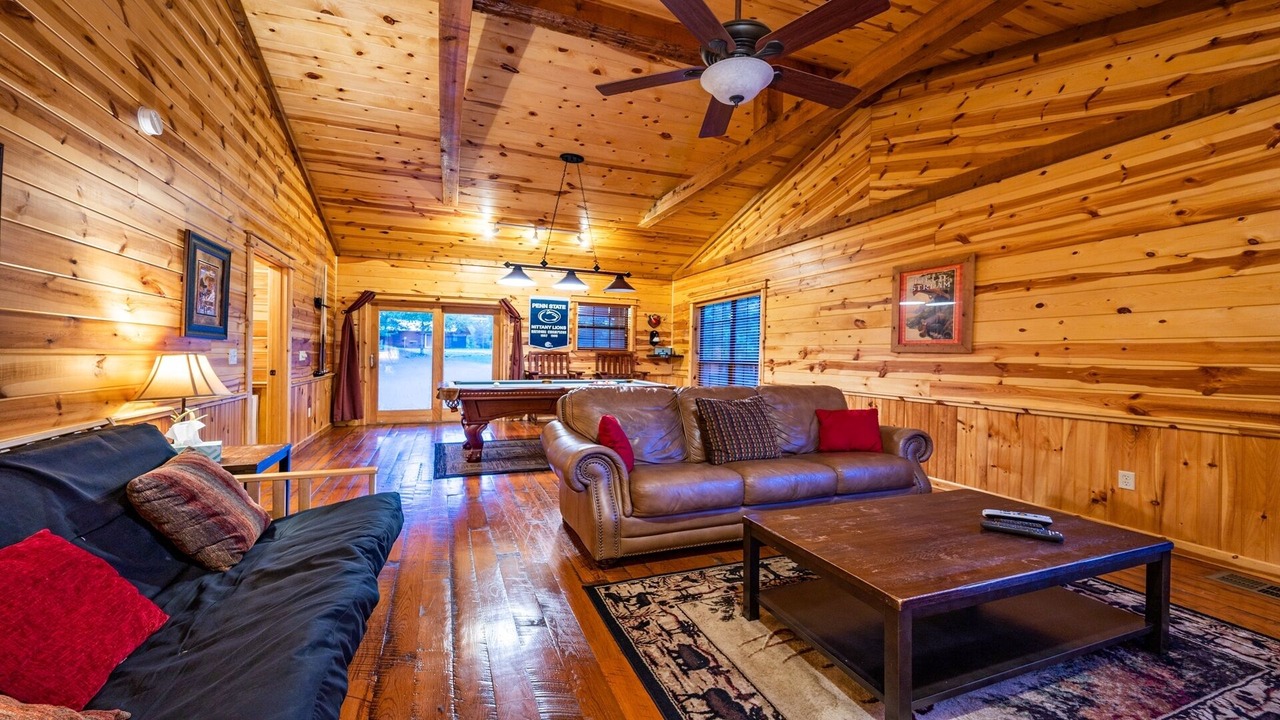 Photo of Livingroom in Broken Bow