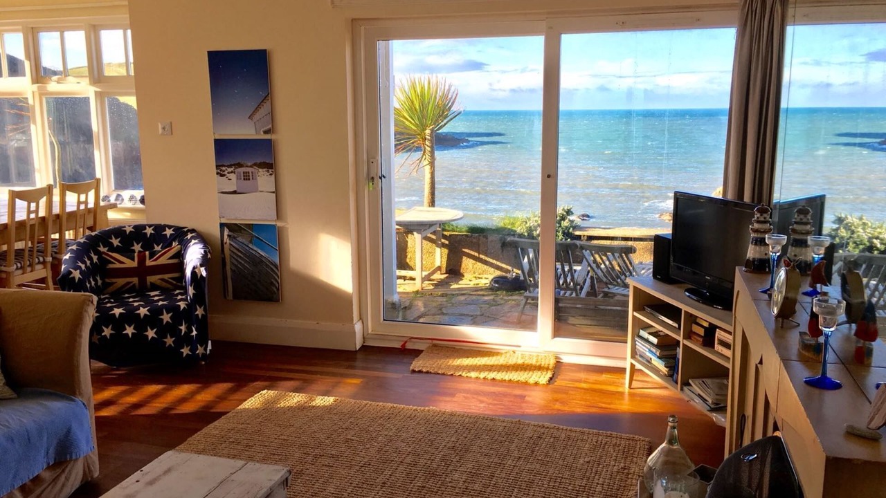 Photo of Livingroom in Hope-Cove