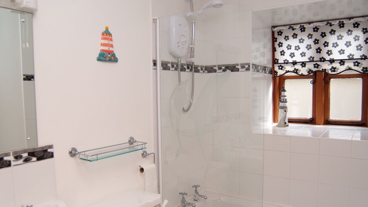 Photo of Bathroom in Trewen