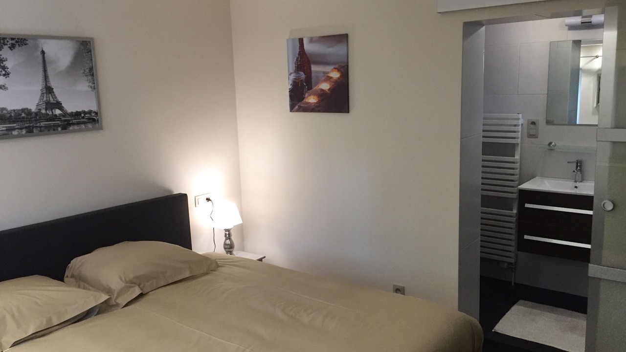 Photo of Bedroom in Grand Coo