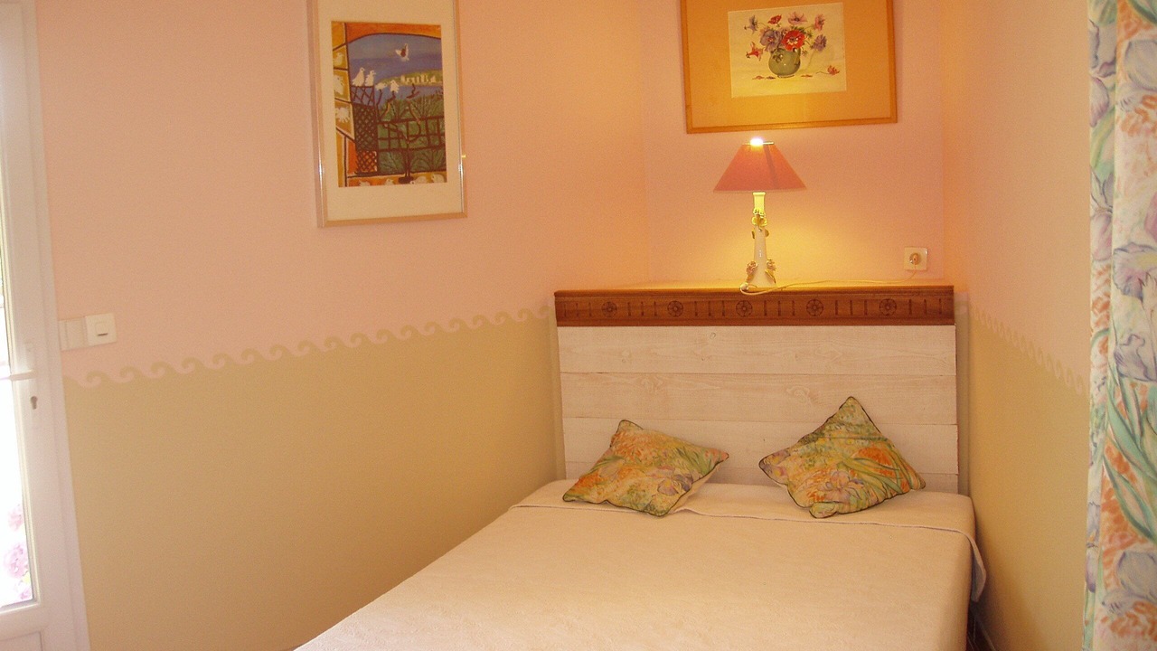 Photo of Bedroom in Saint-Raphael