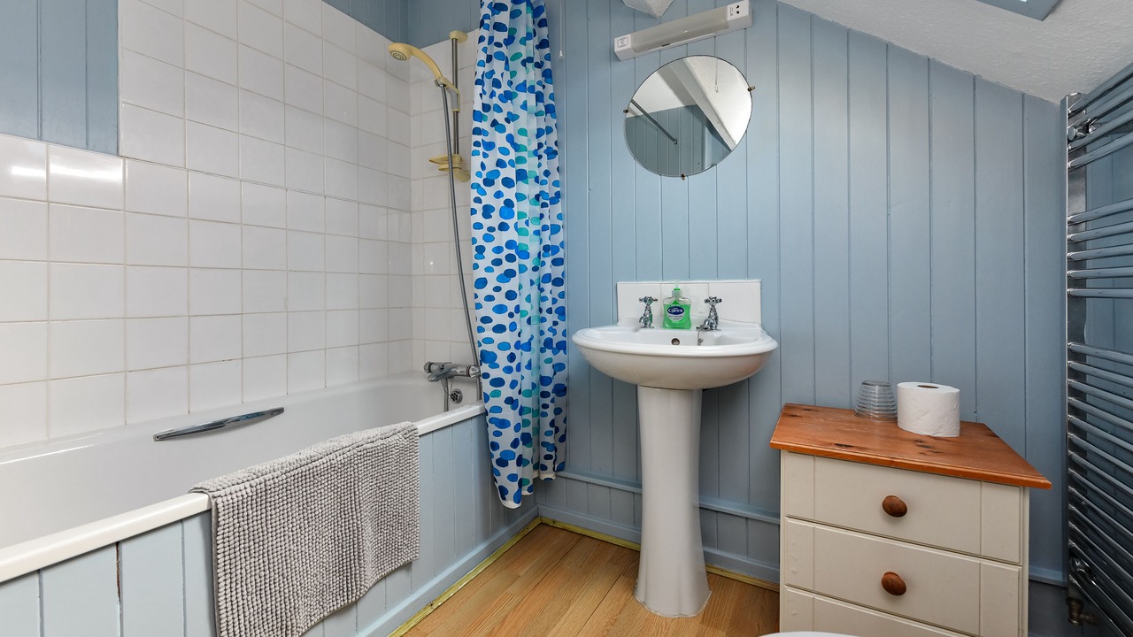 Photo of Bathroom in Abersoch