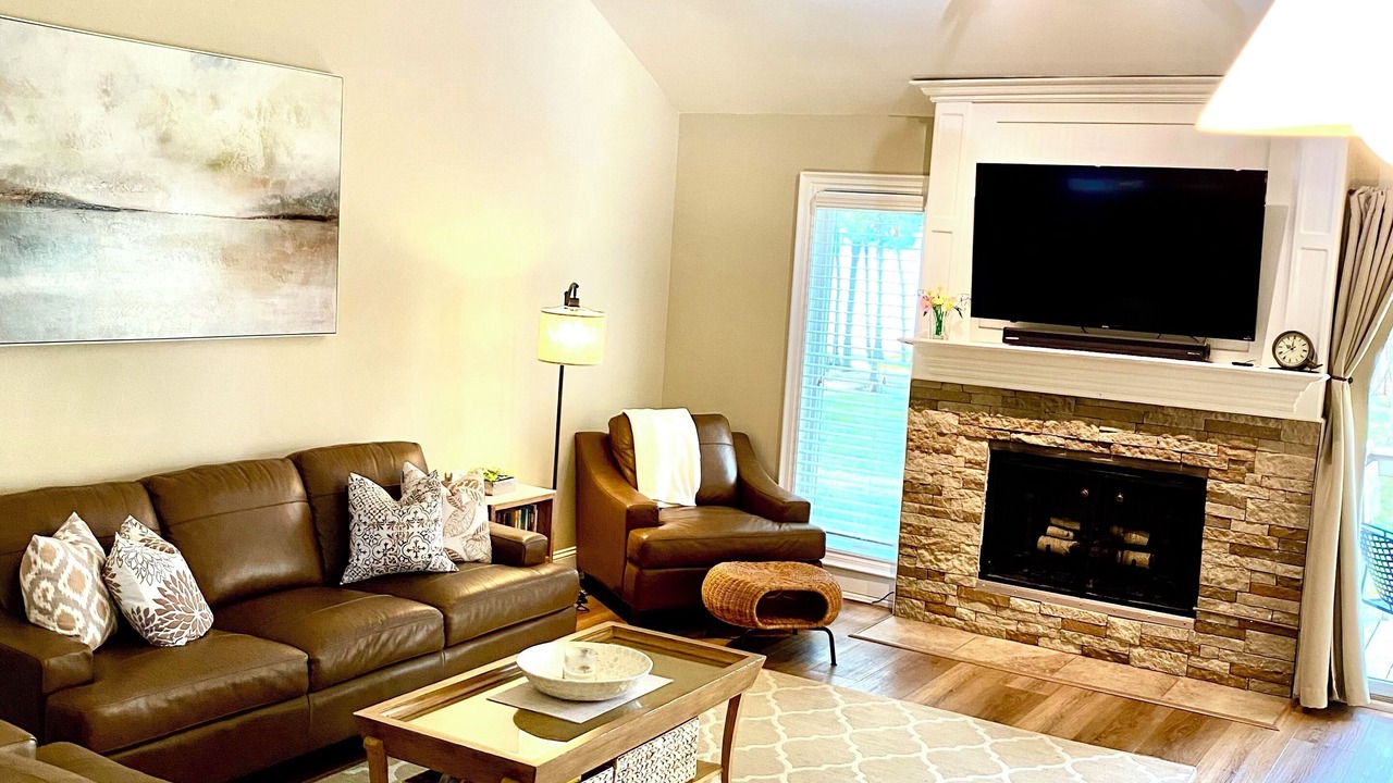 Photo of Livingroom in Menonaqua Beach