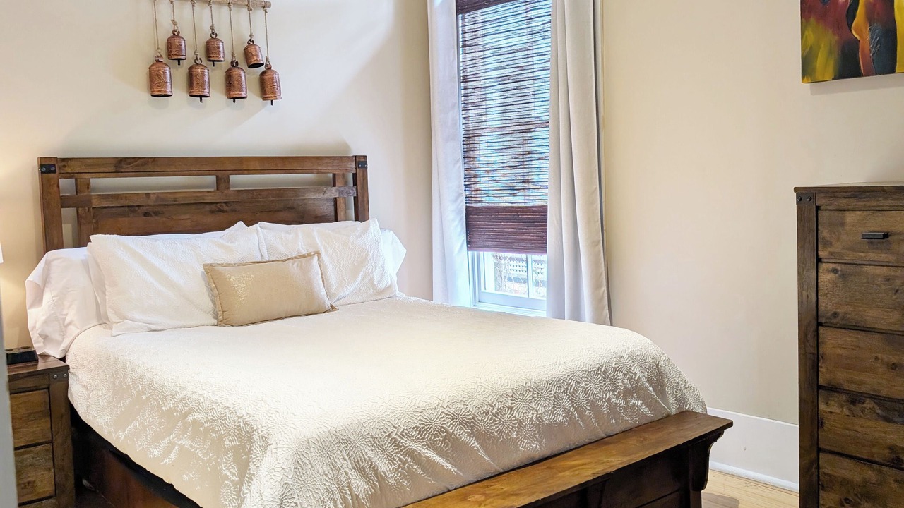 Photo of Bedroom in Metropolitan