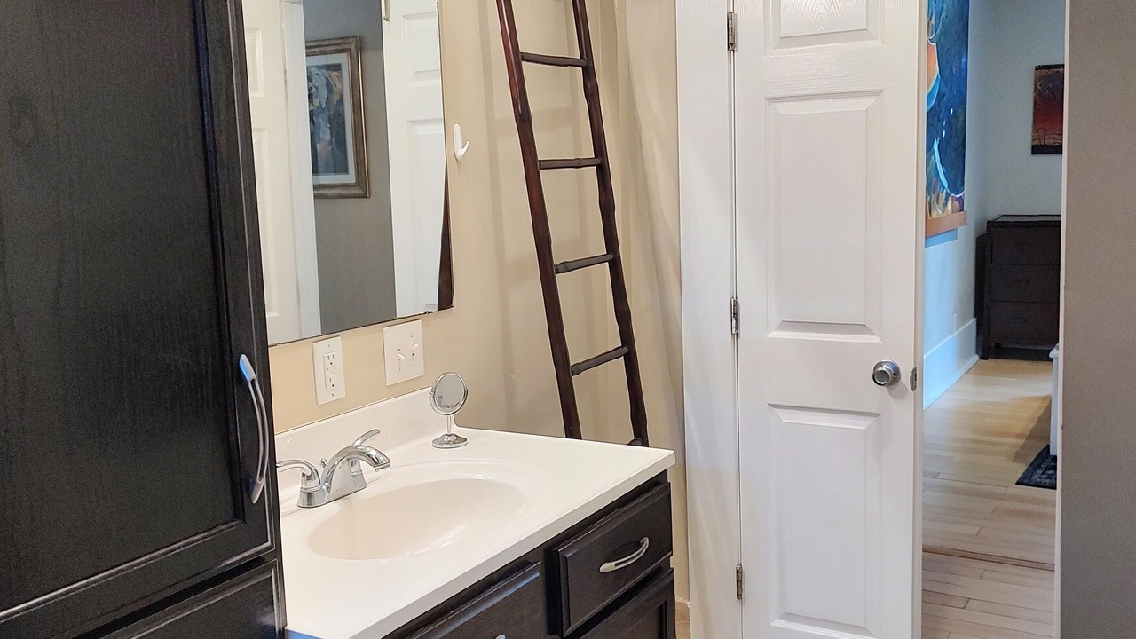 Photo of Bathroom in Metropolitan