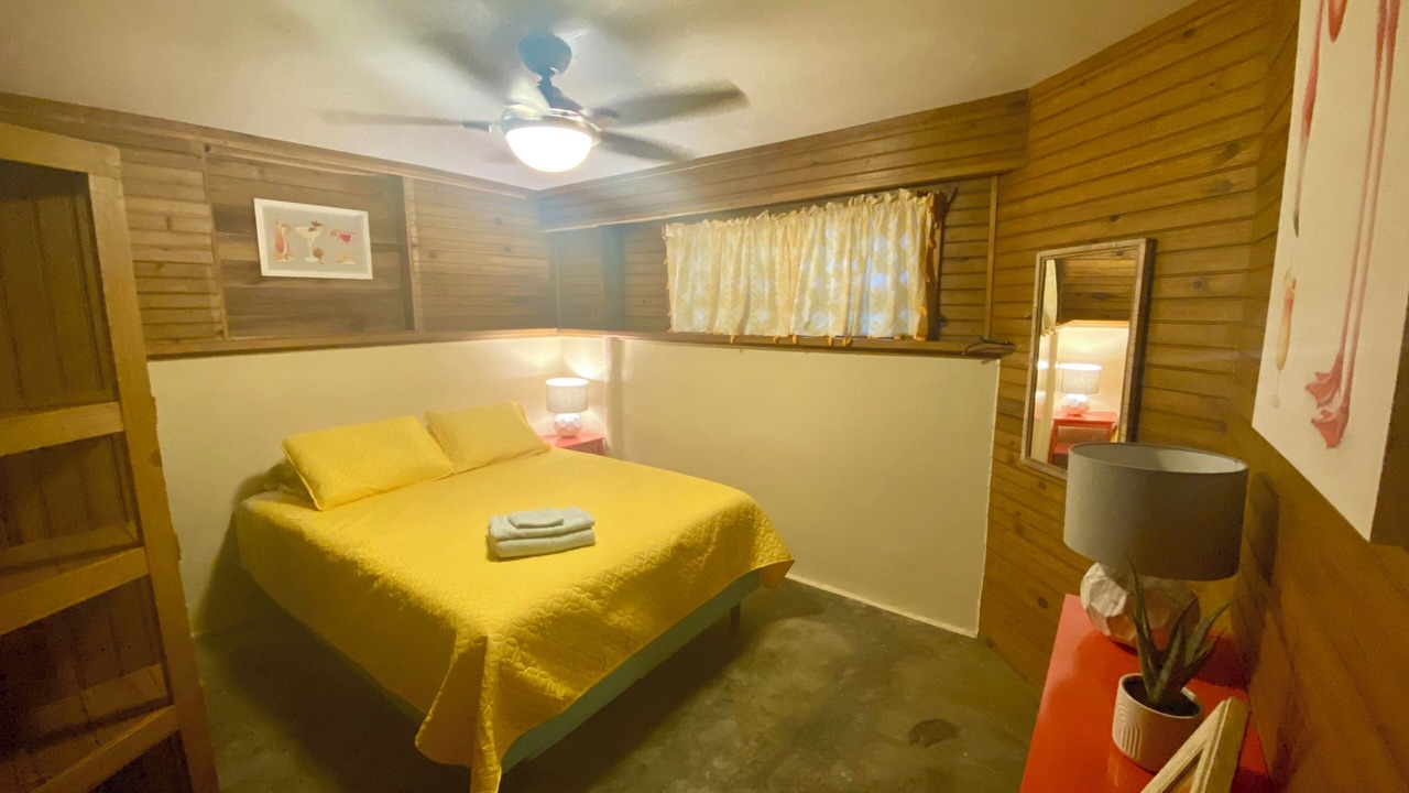 Photo of Bedroom in Antoneys Cay