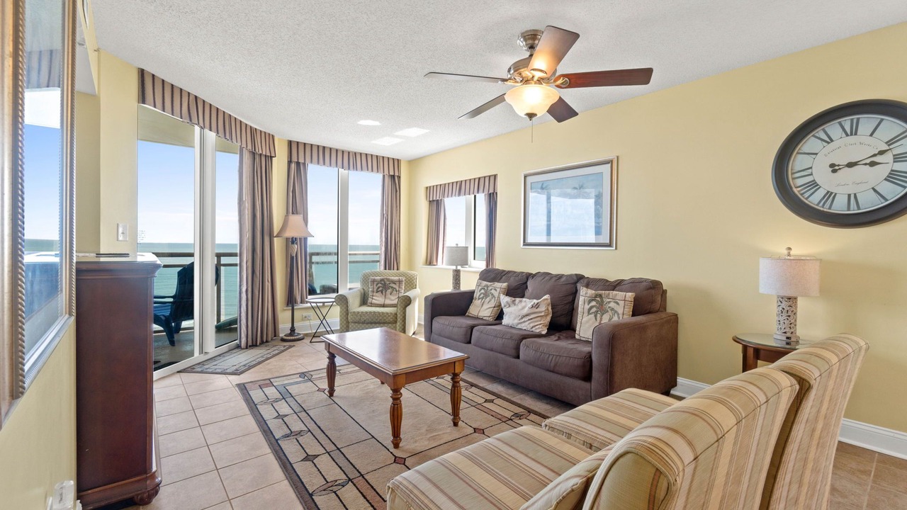 Photo of Livingroom in Crescent Beach