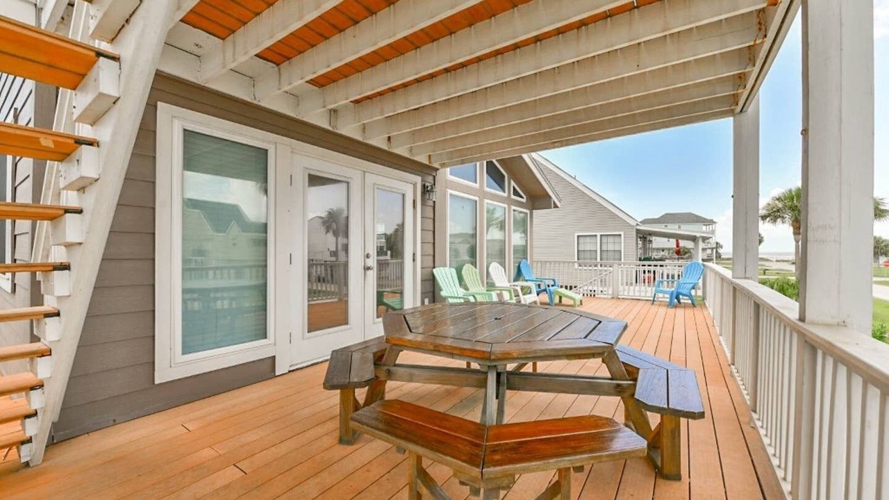 Photo of Patio Balcony in Pirates Beach