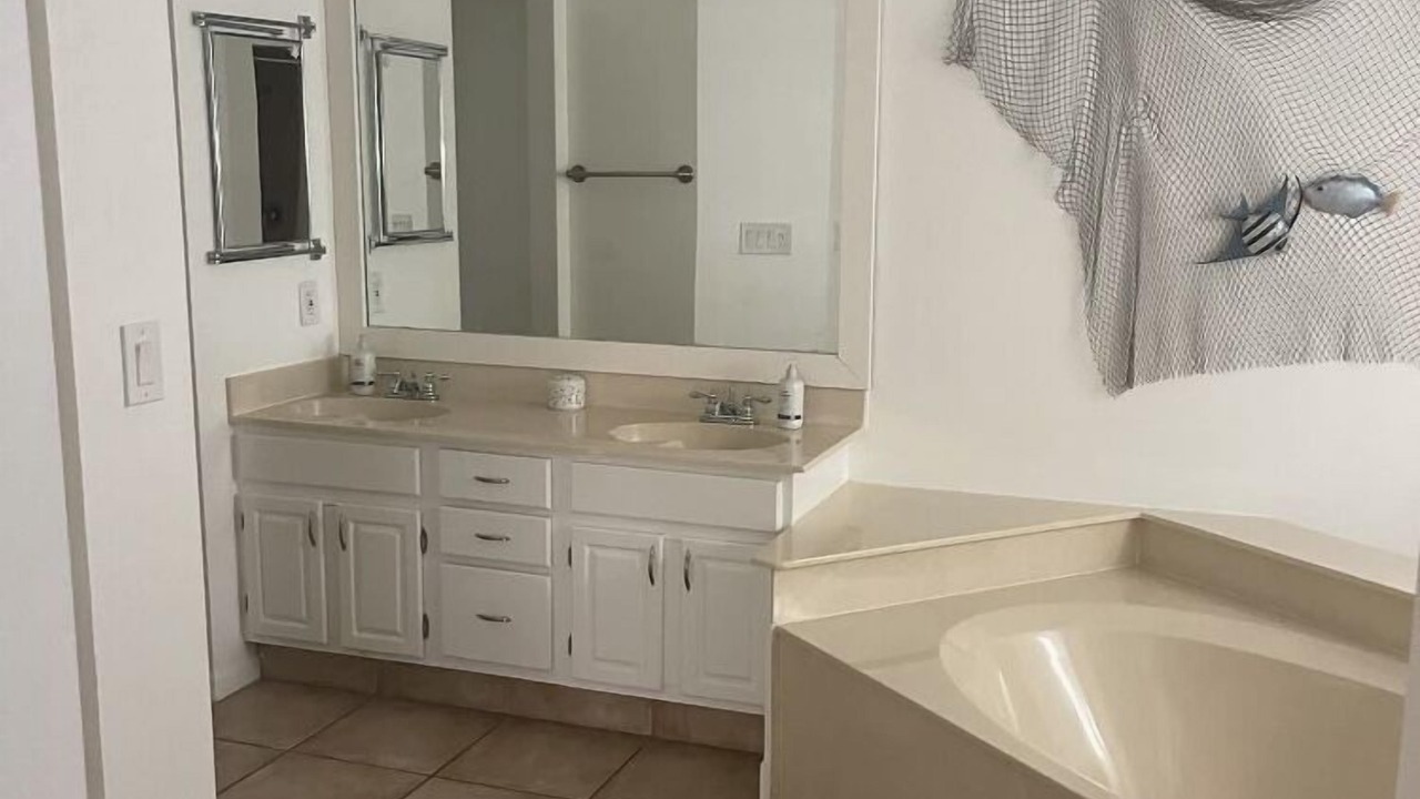 Photo of Bathroom in Kings Lake
