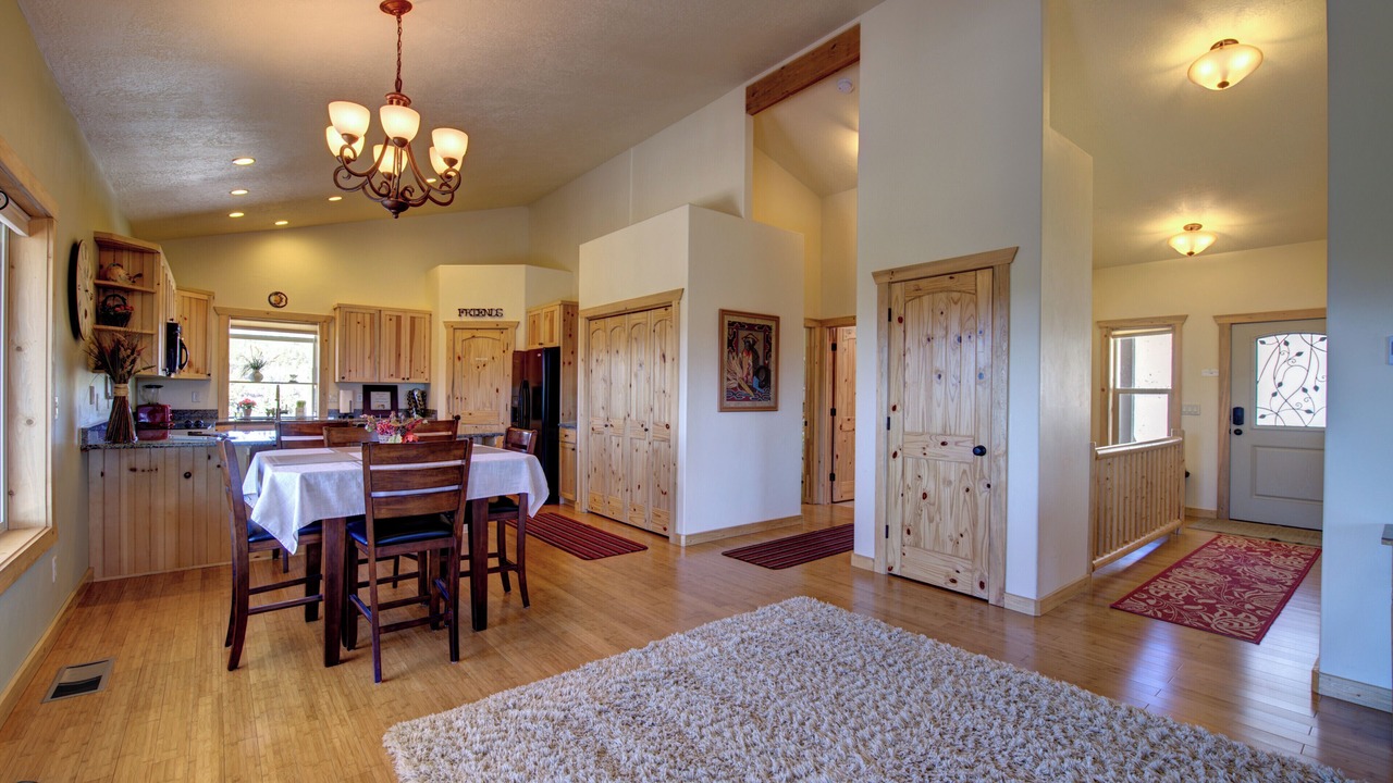 Photo of Bedroom in Mammoth Creek