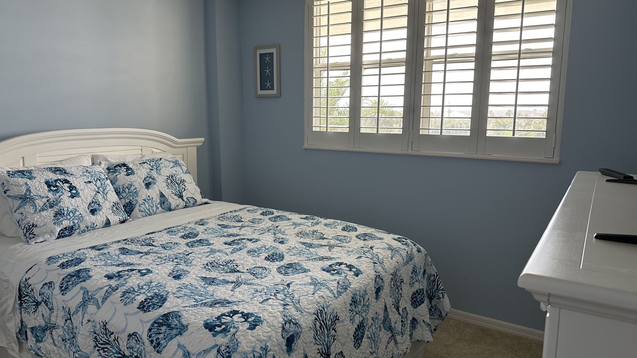 Photo of Bedroom in Crescent Beach