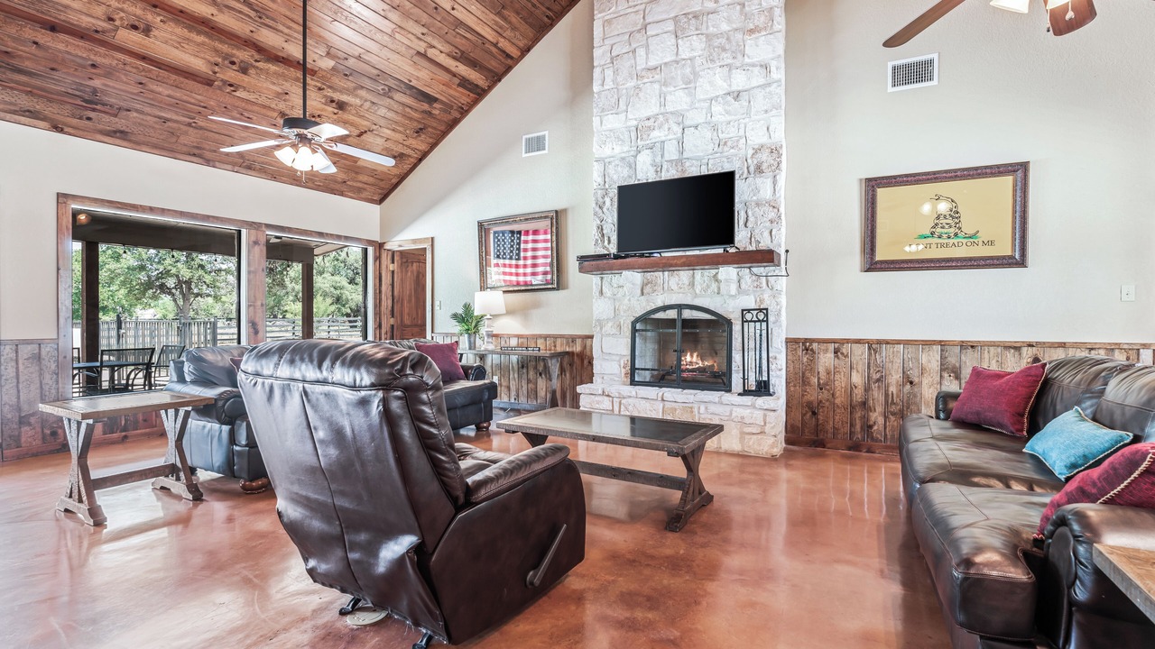 Photo of Livingroom in Concan