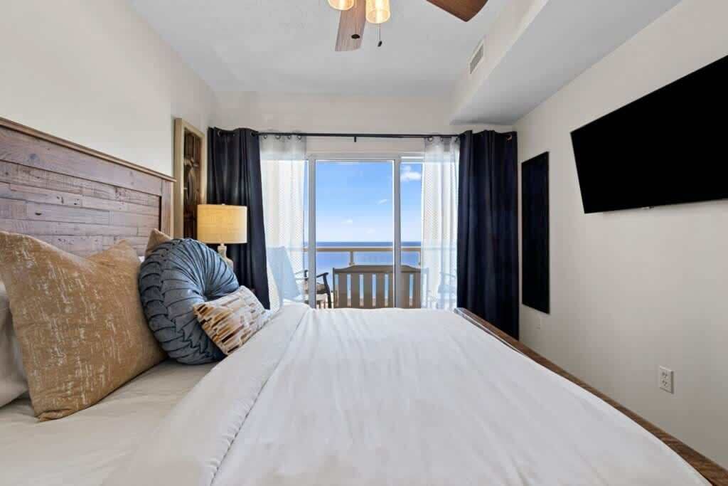 Photo of Bedroom in Pensacola Beach
