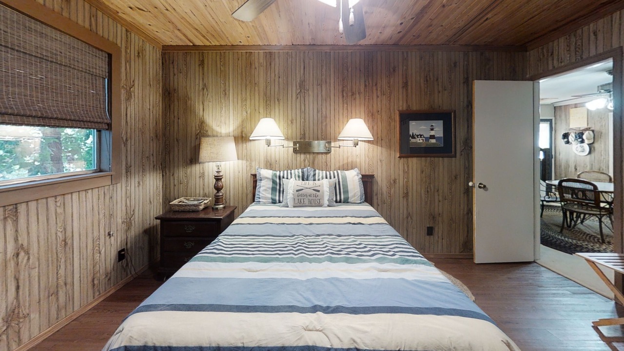 Photo of Bedroom in Cookson