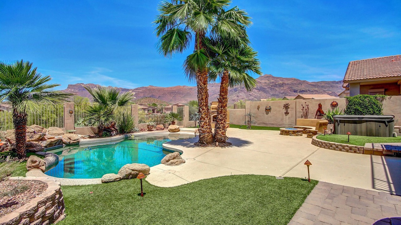 Photo of Livingroom in Gold Canyon
